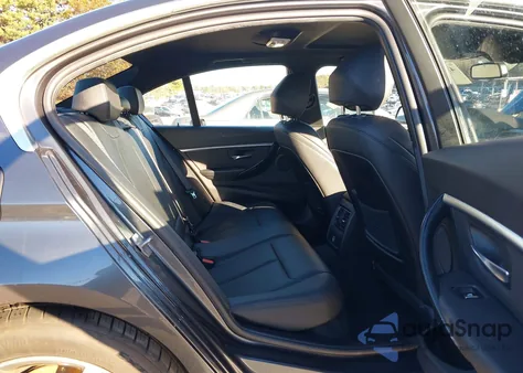 2018 BMW 330I xDrive z USA, uszkodzony, nr VIN WBA8D9C50JEM34052